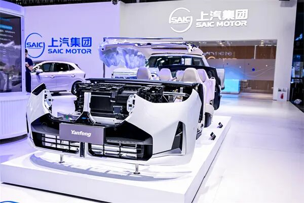 万马奔腾迎春来:上汽2025的体系破局与价值重估